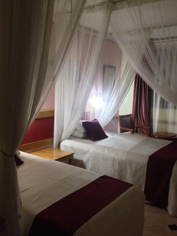 J Residence Motel Entebbe Phòng bức ảnh