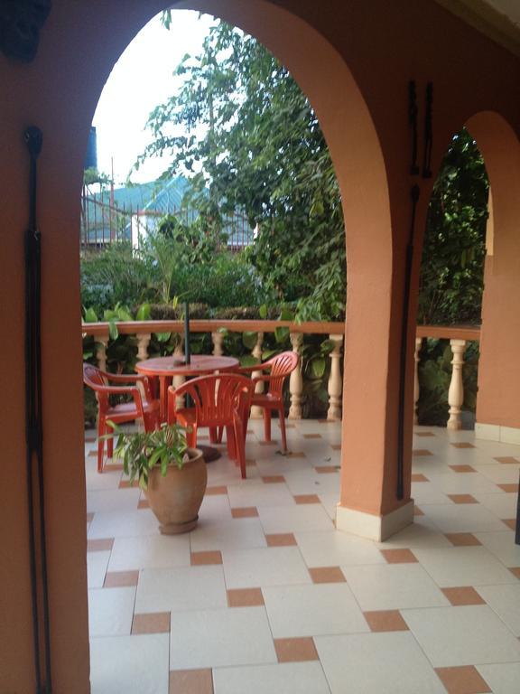 J Residence Motel Entebbe Ngoại thất bức ảnh