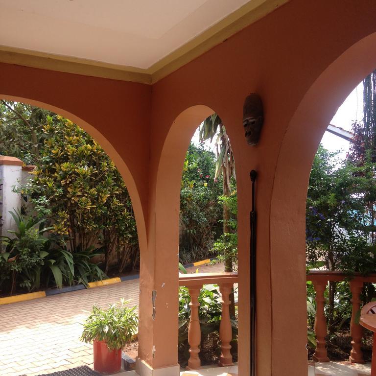 J Residence Motel Entebbe Ngoại thất bức ảnh