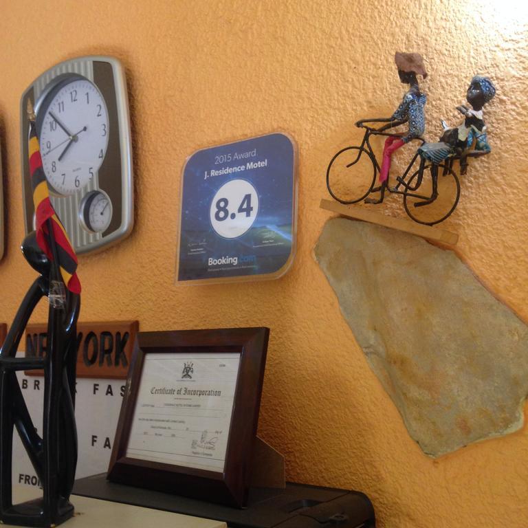 J Residence Motel Entebbe Ngoại thất bức ảnh