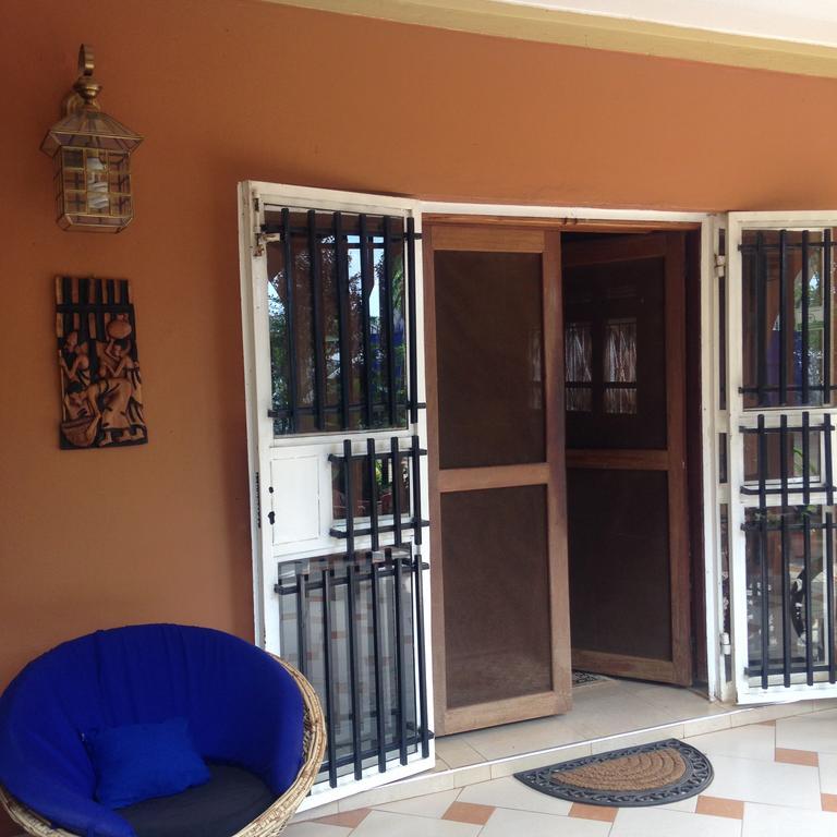 J Residence Motel Entebbe Ngoại thất bức ảnh