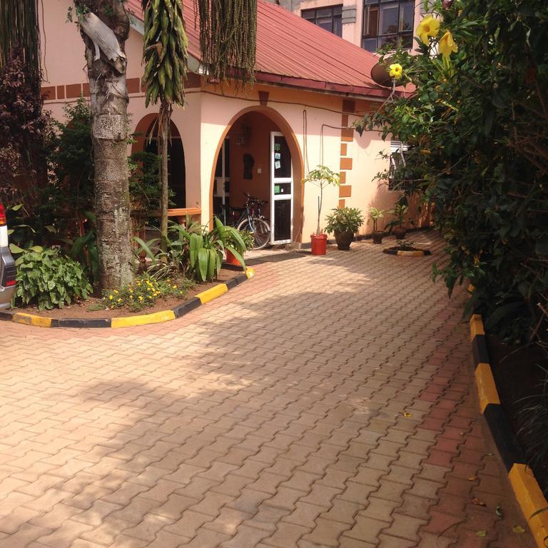 J Residence Motel Entebbe Ngoại thất bức ảnh