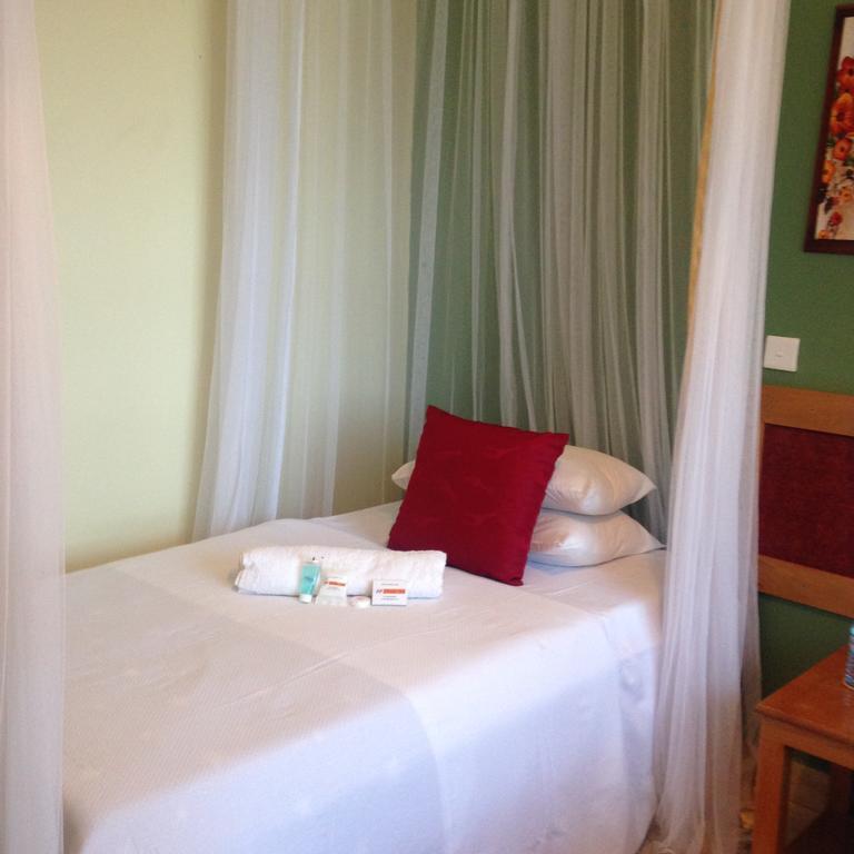 J Residence Motel Entebbe Ngoại thất bức ảnh