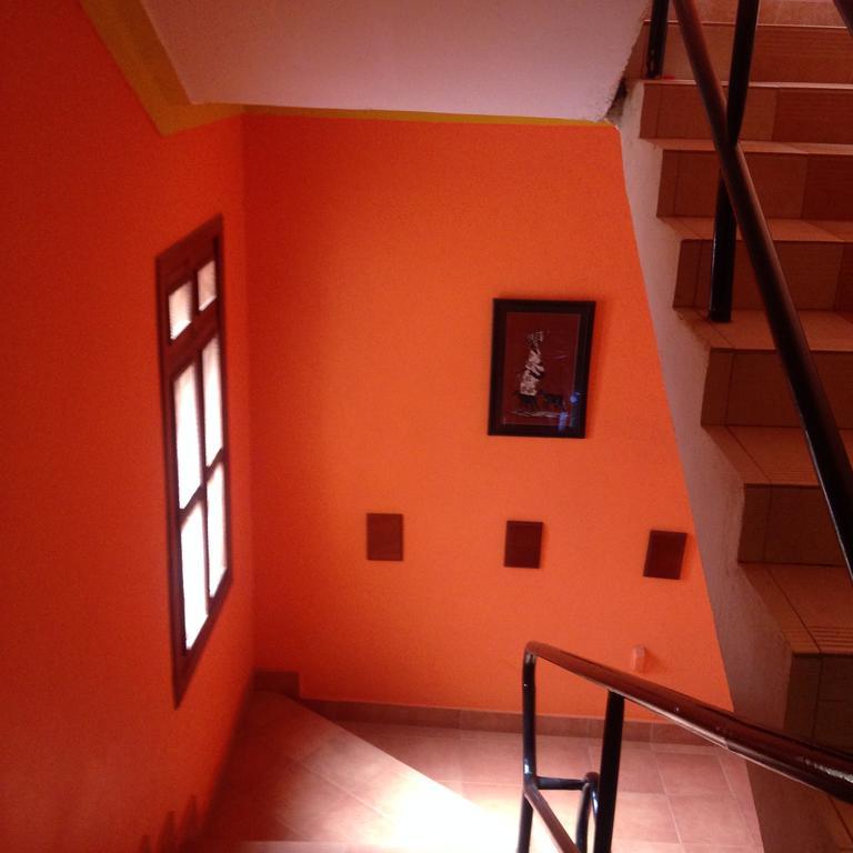 J Residence Motel Entebbe Ngoại thất bức ảnh