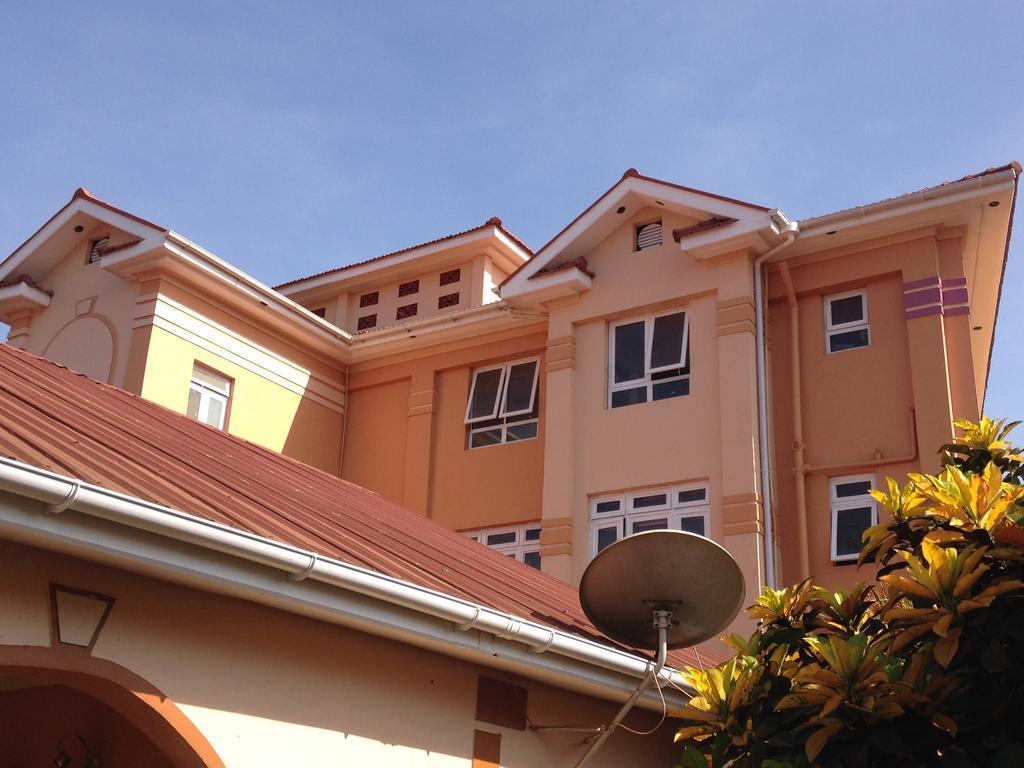 J Residence Motel Entebbe Ngoại thất bức ảnh