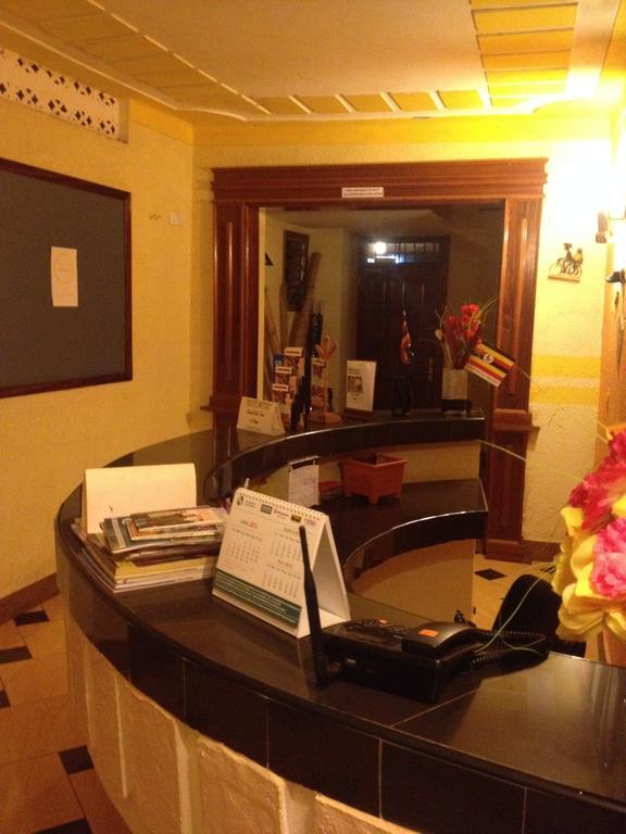 J Residence Motel Entebbe Ngoại thất bức ảnh