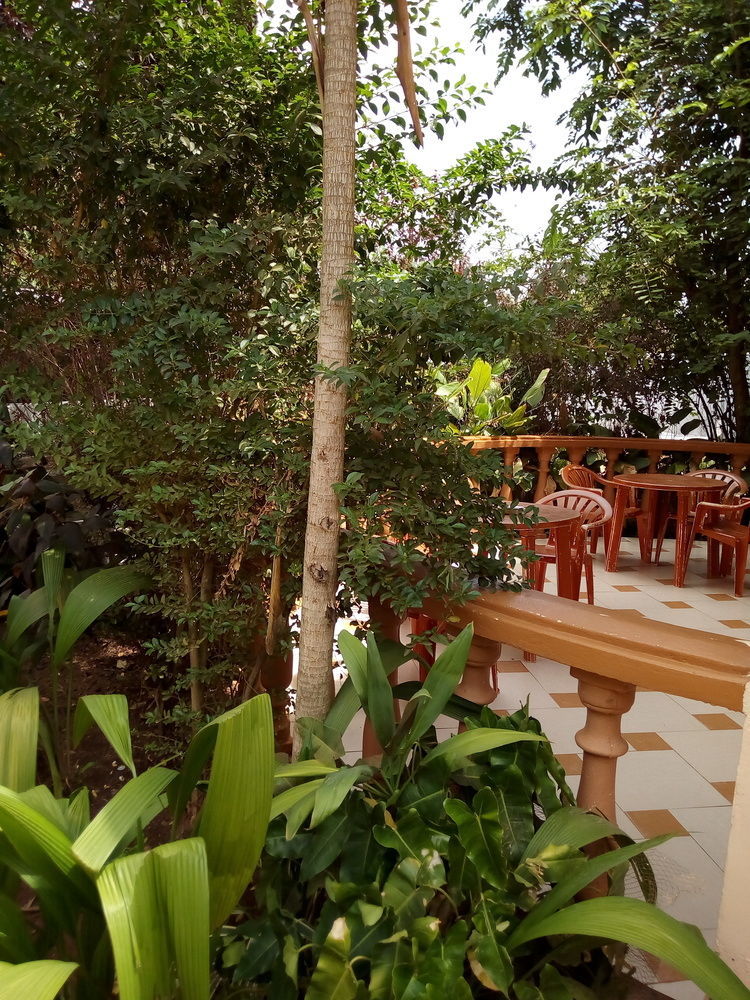 J Residence Motel Entebbe Ngoại thất bức ảnh